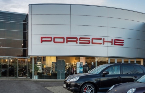 Elevenses & Networking at Porsche